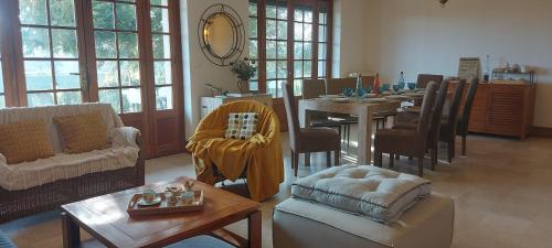 Villa Maella - Gite en Normandie- jardin, piscine et SPA prives in Chaise-Dieu-du-Theil Villa Maella - Gite en Normandie- jardin, piscine et SPA prives in Chaise-Dieu-du-Theil