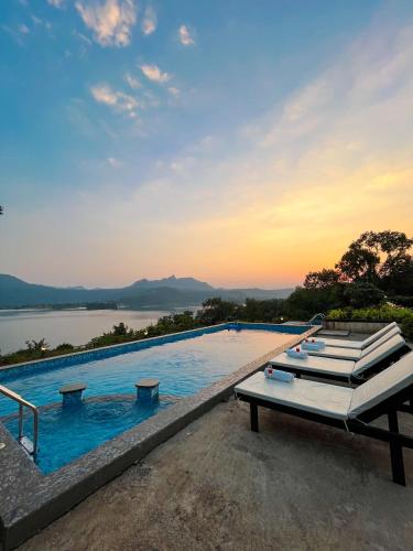 Luxurious Infinity Pool Villa Overlooking Pawna Lake Best For Parties And Events in Λοναβάλα Luxurious Infinity Pool Villa Overlooking Pawna Lake Best For Parties And Events in Λοναβάλα