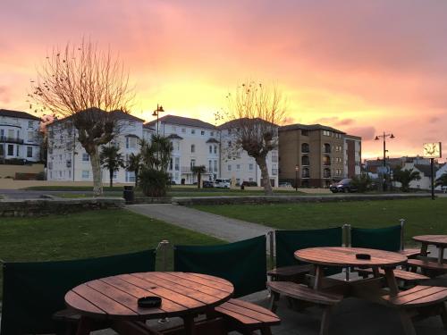 Utsikt, Dog Friendly Apartment with Sea Views in Ryde North East Utsikt, Dog Friendly Apartment with Sea Views in Ryde North East