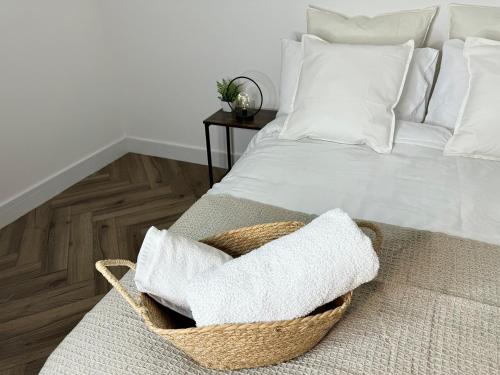 Spacious Birmingham Luxury Apartment - 2 Bed - Free parking - Washing machine - 50inch HD TV - Netfl in Smethwick Spacious Birmingham Luxury Apartment - 2 Bed - Free parking - Washing machine - 50inch HD TV - Netfl in Smethwick