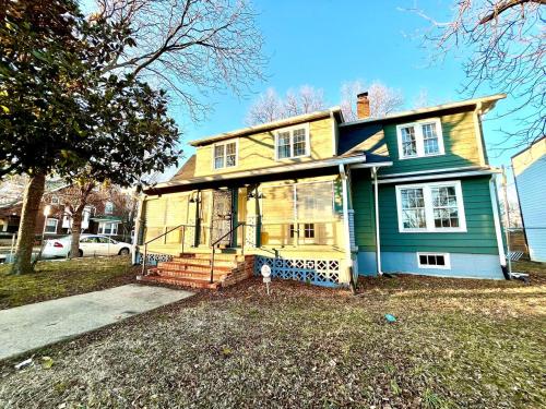 Clover Cottage at Old Town Alexandria! in مترو طريق برادوك Clover Cottage at Old Town Alexandria! in مترو طريق برادوك