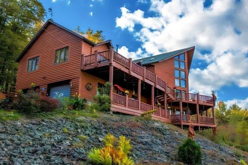 Swan Lake Estate with Sauna and Game Room! in Kenoza Lake Swan Lake Estate with Sauna and Game Room! in Kenoza Lake