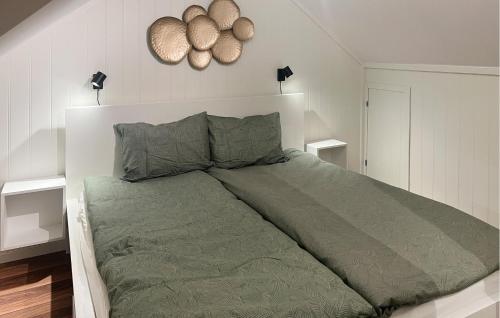 Lovely Apartment In Vanse With Wifi