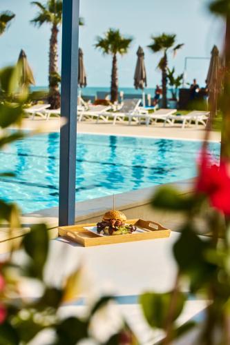 Swimming pool, Mediterranea Hotel & Convention Center in Salerno Swimming pool, Mediterranea Hotel & Convention Center in Salerno