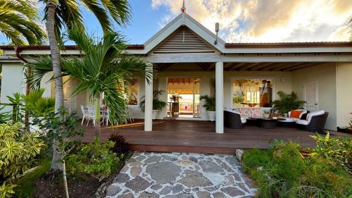 Villa Dolcevita by KlabHouse in Falmouth Villa Dolcevita by KlabHouse in Falmouth