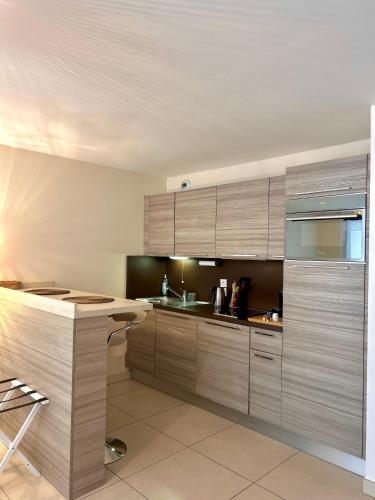 Studio NEUF - PORTES DE MONACO - Confort - Wifi - Clim in ラ コル Studio NEUF - PORTES DE MONACO - Confort - Wifi - Clim in ラ コル
