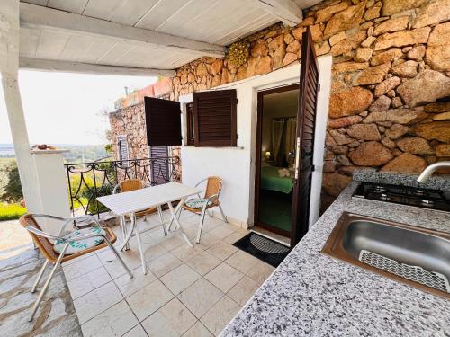شرفة/ تراس, Affittacamere Villa Flores in San Teodoro City Centre شرفة/ تراس, Affittacamere Villa Flores in San Teodoro City Centre