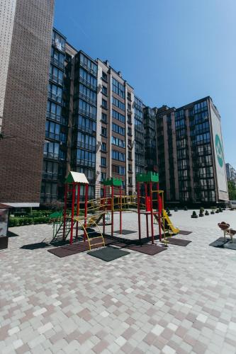 兒童遊樂場, ATLANT luxury Studio Apart навпроти ТЦ ДЕПОТ та АТБ in 切爾諾夫策 兒童遊樂場, ATLANT luxury Studio Apart навпроти ТЦ ДЕПОТ та АТБ in 切爾諾夫策