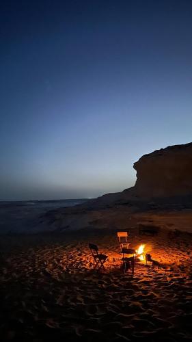 White Desert Safari With Camping in Bawiti White Desert Safari With Camping in Bawiti