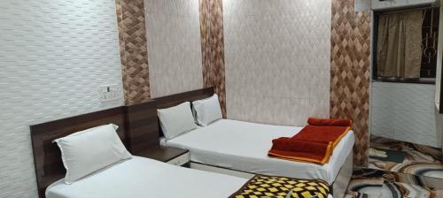 Hotel Taiba International - Near New Market & Sudder Street near Indian Múzeum Hotel Taiba International - Near New Market & Sudder Street near Indian Múzeum