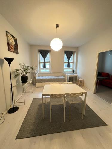 Facilities, Moderni siisti Studio koti jossa modernit kalusteet in Meilahti Facilities, Moderni siisti Studio koti jossa modernit kalusteet in Meilahti