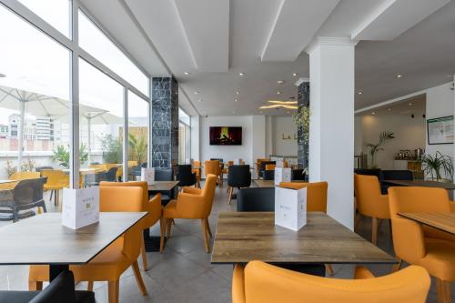 Restaurant, Hotel Etoile Du Nord in Souani Restaurant, Hotel Etoile Du Nord in Souani