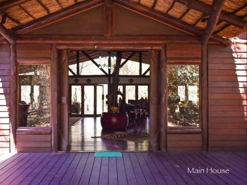 Pintu masuk, Ihlozi Bush Lodge in Hluhluwe Pintu masuk, Ihlozi Bush Lodge in Hluhluwe