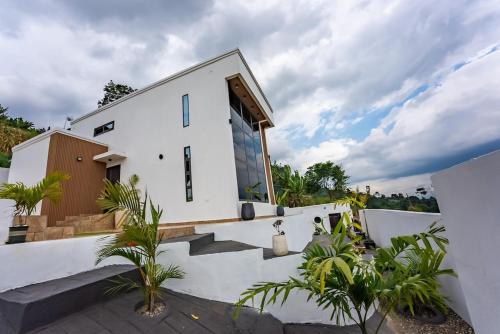 Palm Heights Loft Apartment in Koforidua Palm Heights Loft Apartment in Koforidua