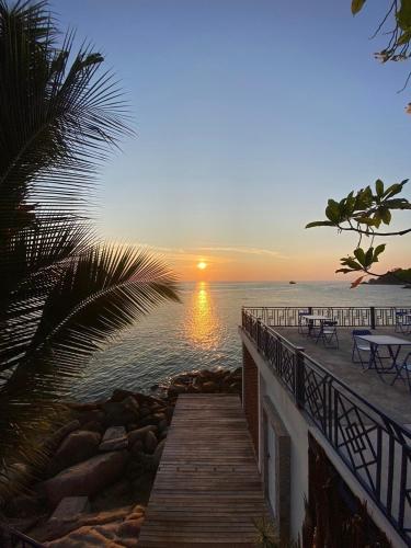 Restaurant, P.D. Beach Resort in June Juea Bay Restaurant, P.D. Beach Resort in June Juea Bay