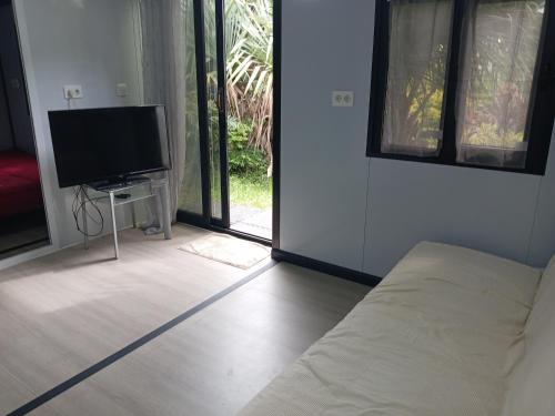 Chalet de la Mer Cassée - Le Moderne (Chalet de la Mer Cassee - Le Moderne) in Saint Philippe Chalet de la Mer Cassée - Le Moderne (Chalet de la Mer Cassee - Le Moderne) in Saint Philippe