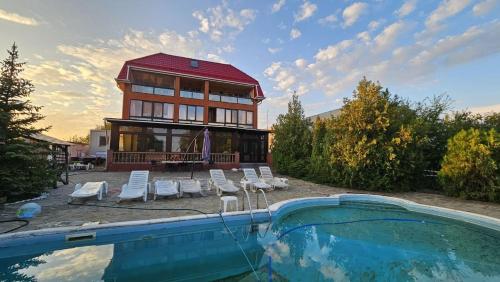 Úszómedence, Ananda House in Ciofliceni Úszómedence, Ananda House in Ciofliceni