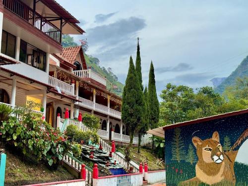 Entrance, Los Pinos EcoHotel in Ibague Entrance, Los Pinos EcoHotel in Ibague