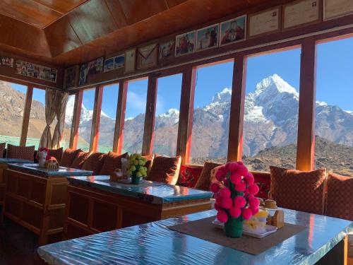 Sherpa Rest House Khunde in Everest Region (Nepal) Sherpa Rest House Khunde in Everest Region (Nepal)