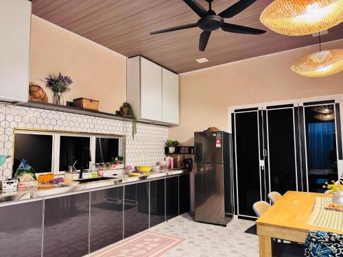 HOMESTAY BANGLO 2 BILIk DI TOBIAR PENDANG in Pendang HOMESTAY BANGLO 2 BILIk DI TOBIAR PENDANG in Pendang