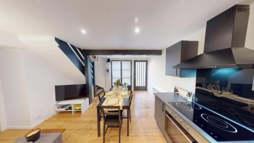 Le Saint Martin - Appartement moderne - Duplex - Centre ville - Gare in Triel-Sur-Seine Le Saint Martin - Appartement moderne - Duplex - Centre ville - Gare in Triel-Sur-Seine