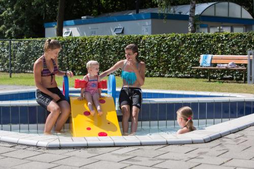 Swimming pool, Recreatiepark Kaps in Tubbergen Swimming pool, Recreatiepark Kaps in Tubbergen