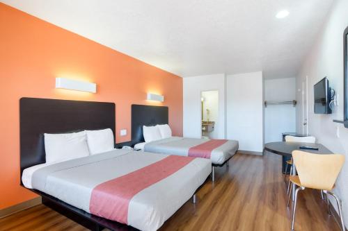Motel 6 Santa Fe, NM - Downtown in مركز مدينة سانتا في Motel 6 Santa Fe, NM - Downtown in مركز مدينة سانتا في