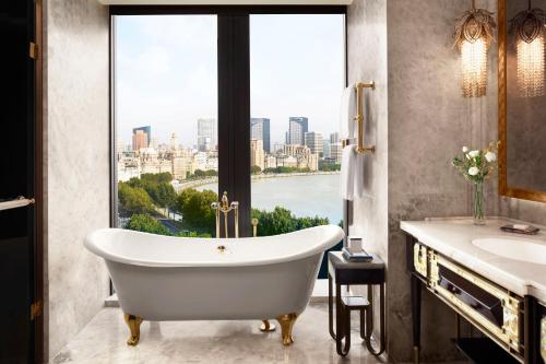 The St. Regis on the Bund, Shanghai near Shanghai Temple Of the Town God (Chenghung Miao) The St. Regis on the Bund, Shanghai near Shanghai Temple Of the Town God (Chenghung Miao)