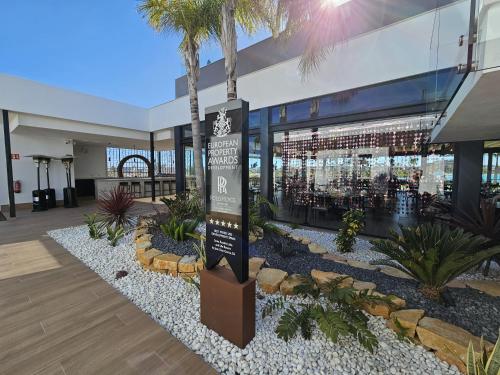 餐廳, Penthouse with Solarium Santa Rosalia Lake & Life Resort, Los Alcazares 35 in 埃爾帕爾馬 餐廳, Penthouse with Solarium Santa Rosalia Lake & Life Resort, Los Alcazares 35 in 埃爾帕爾馬