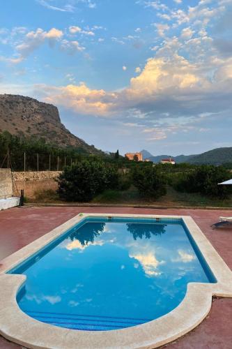 Magnolia Loft Getaway with rustic charm and modern comfort in آلزيرا Magnolia Loft Getaway with rustic charm and modern comfort in آلزيرا