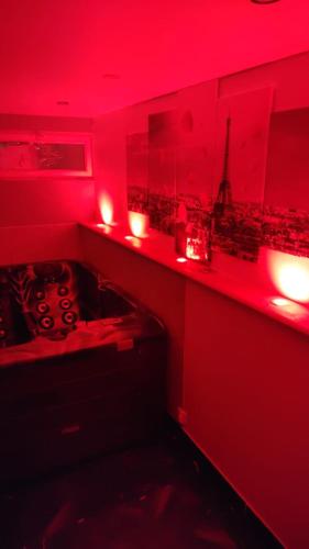 Hot tub, Chambre privee Cosy a proximite de Roissy, Parc Asterix in Other Hot tub, Chambre privee Cosy a proximite de Roissy, Parc Asterix in Other