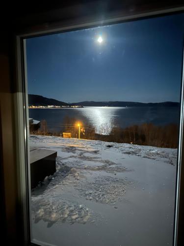 Kilátás, House with panoramic sea view, nearby Senja in Sorreisa Kilátás, House with panoramic sea view, nearby Senja in Sorreisa