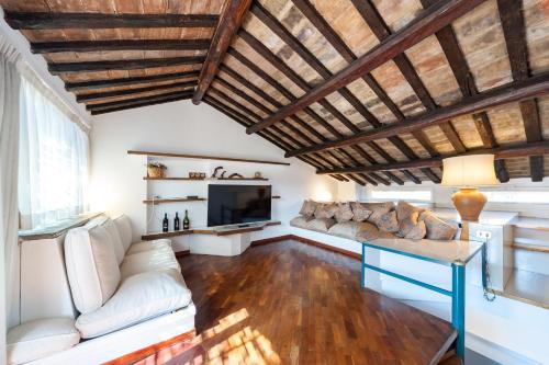 Hotel De Renzi House