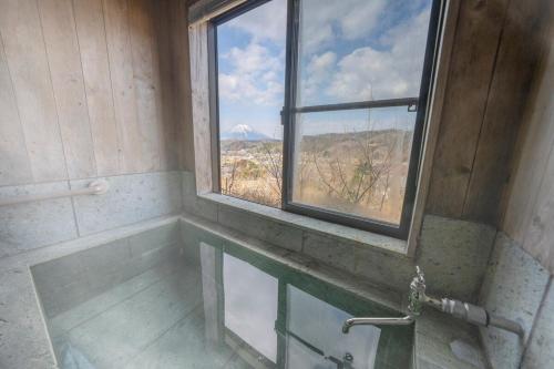 天然温泉-富士山パノラマビュー-プライベートデッキで非日常体験を-伊豆の温泉付き貸別荘-中伊豆noie near Banjo Falls 天然温泉-富士山パノラマビュー-プライベートデッキで非日常体験を-伊豆の温泉付き貸別荘-中伊豆noie near Banjo Falls