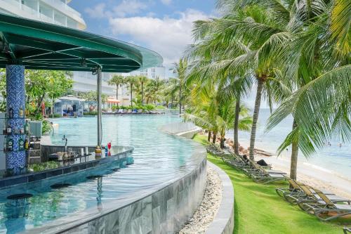 Bar/lounge, Seashells Phu Quoc Hotel & Spa in Phu Quoc Island Bar/lounge, Seashells Phu Quoc Hotel & Spa in Phu Quoc Island