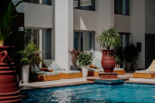 Swimming pool, Dusit Thani Dubai Hotel in Downtown Dubai Swimming pool, Dusit Thani Dubai Hotel in Downtown Dubai