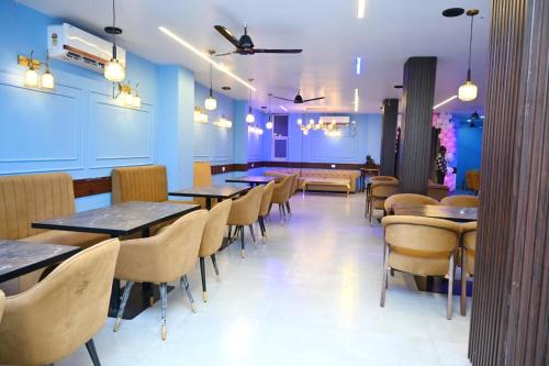 Banquet hall, Hotel Mangalam and Marriage Garden in Daltonganj Banquet hall, Hotel Mangalam and Marriage Garden in Daltonganj