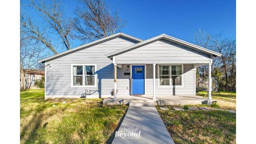 The Walkable Cozy in Bastrop (TX) The Walkable Cozy in Bastrop (TX)