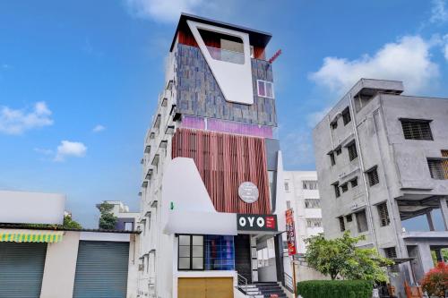 Entrance, Hotel O Sky Inn in Sulikere Entrance, Hotel O Sky Inn in Sulikere