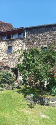 Vista exterior, chambre d'hôte à Ternant les eaux (chambre d'hote a Ternant les eaux) in Issoire Vista exterior, chambre d'hôte à Ternant les eaux (chambre d'hote a Ternant les eaux) in Issoire