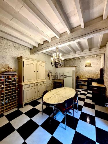 Fraîcheur garantie château perché avec rivière privée en pleine nature (Fraicheur garantie chateau perche avec riviere privee en pleine nature) in Ornolac Ussat Les Bains Fraîcheur garantie château perché avec rivière privée en pleine nature (Fraicheur garantie chateau perche avec riviere privee en pleine nature) in Ornolac Ussat Les Bains