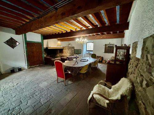 Közös társalgó / TV, Fraîcheur garantie château perché avec rivière privée en pleine nature (Fraicheur garantie chateau perche avec riviere privee en pleine nature) in Ornolac Ussat Les Bains Közös társalgó / TV, Fraîcheur garantie château perché avec rivière privée en pleine nature (Fraicheur garantie chateau perche avec riviere privee en pleine nature) in Ornolac Ussat Les Bains