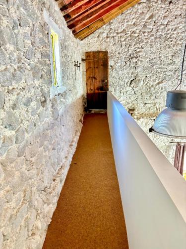 Fraîcheur garantie château perché avec rivière privée en pleine nature (Fraicheur garantie chateau perche avec riviere privee en pleine nature) in أورنولاك أوساه لي بان Fraîcheur garantie château perché avec rivière privée en pleine nature (Fraicheur garantie chateau perche avec riviere privee en pleine nature) in أورنولاك أوساه لي بان