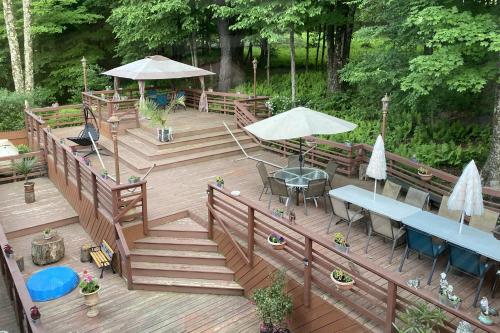 Swan Lake Estate with Sauna and Game Room! in Kenoza Lake (NY) Swan Lake Estate with Sauna and Game Room! in Kenoza Lake (NY)