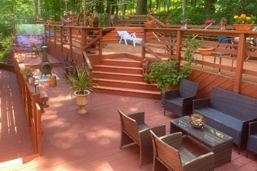 Swan Lake Estate with Sauna and Game Room! in Kenoza Lake (NY) Swan Lake Estate with Sauna and Game Room! in Kenoza Lake (NY)
