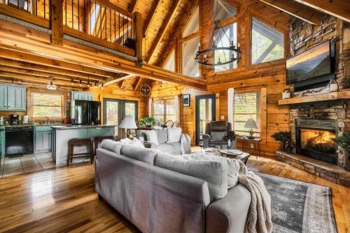 Family Haven by Dollywood - Hot Tub - Game Room in 마운트 자이언 Family Haven by Dollywood - Hot Tub - Game Room in 마운트 자이언