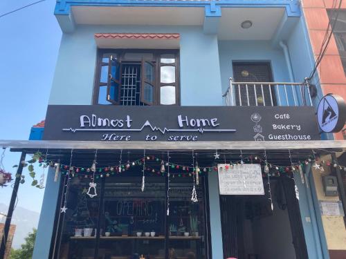 Almost Home Guest House and Cafe in 툼링타르 Almost Home Guest House and Cafe in 툼링타르