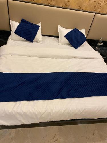 Hotel Luxury Richa Grand Inn in Cantonment Hotel Luxury Richa Grand Inn in Cantonment