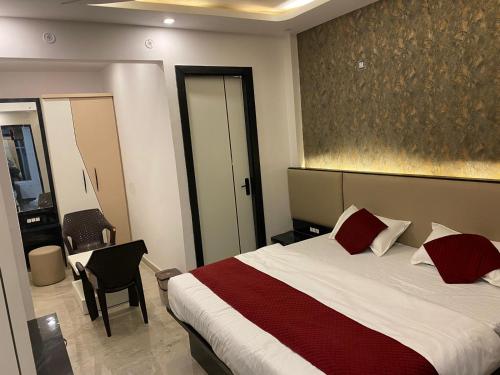 Hotel Luxury Richa Grand Inn in Cantonment Hotel Luxury Richa Grand Inn in Cantonment