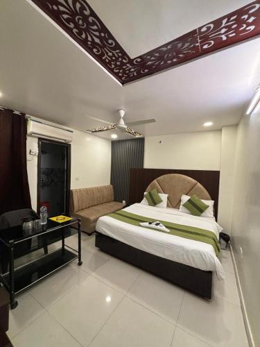 Hotel Luxury Richa Grand Inn in Cantonment Hotel Luxury Richa Grand Inn in Cantonment